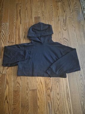 ALO Yoga Black Cropped Pullover Bae Hoodie